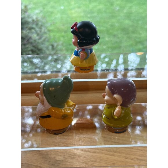 Fisher-Price Little People Disney Snow White Dopey & Bashful Figures - Picture 4 of 4